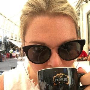 Meet your Posher, Stephanie